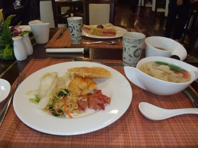 バイキングの朝食<br /><br />ほとんどが洋食でしたが、フォーもあります。<br />