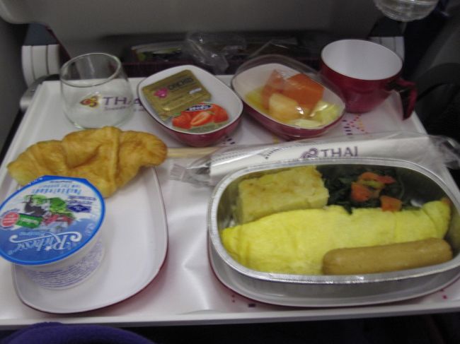 ＴＧ６４２便、バンコク23：50発で成田へ。<br /><br />自由気ままに過ごし、タイの魅力を再発見した５日間でした。