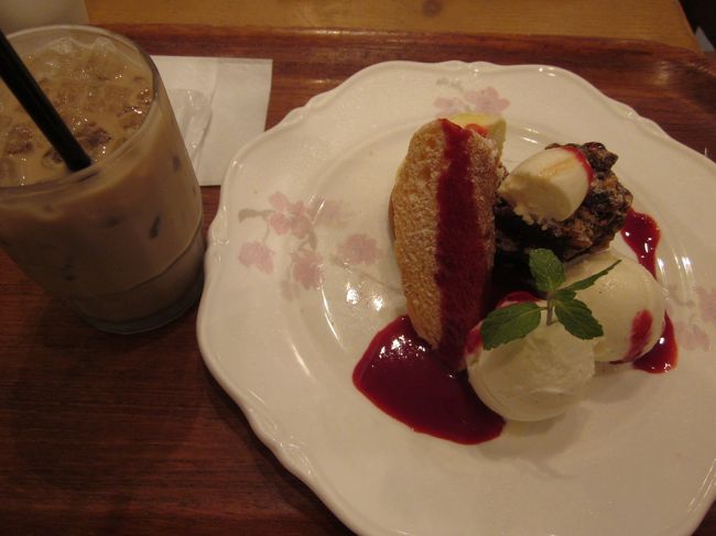 本日のならきたまち散策はこれで終了<br /><br />おやつ時になるとやはりお腹がすいてきたので」西大寺で途中下車<br />お気に入りのサンワシティの中のアルションでケーキセットでお茶してから仕事に向かいました。