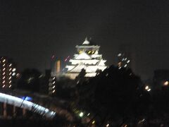 この日の宿は天満。そのホテルに向かう途中に大阪城を見ることができました。