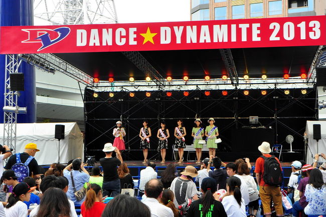 七夕の様相が<br />以前は、見事な演出が<br />今年は、オアシス２１の会場には<br />その様な、面影が薄れて<br />ただ、ご迷惑ですが<br />親善大使の方々を中心に撮らせて頂きました。<br />