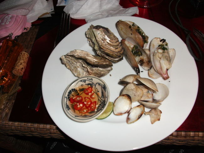 かきにミル貝にあさり。<br /><br />特にミル貝はガーリック風味で最高にうまい！<br />かきもぷりぷりです。