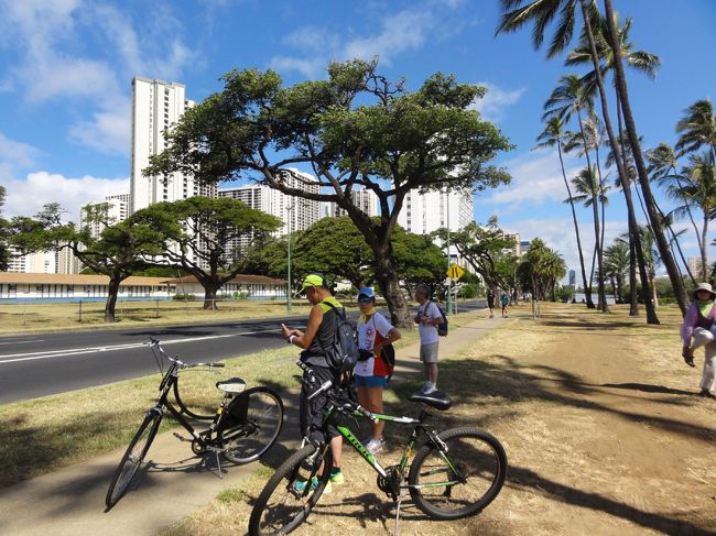 すぐに道に迷った。歩道を走ってはいけないとか、右側通行とか、最初は慣れなかったが、やがて気持ちよくなった。私の車は、愛車（アンカーCA900)より前輪ギアの段数が多く、快適だったが、前輪のギアチェンジができない車もあった。