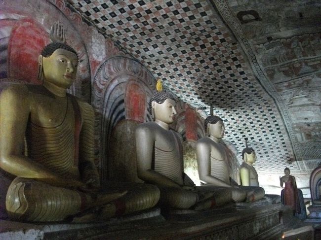 ダンブッラ石窟寺院：第2窟