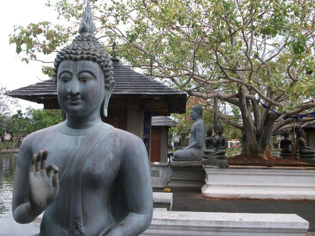 コロンボ：シーマ・マラカヤ寺院<br />建築家によって建てられた新しい寺院。<br />