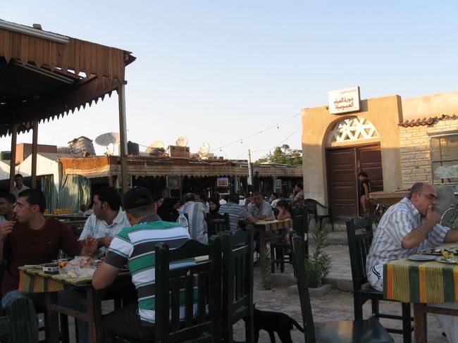 食べるところはここしかありませんでした。