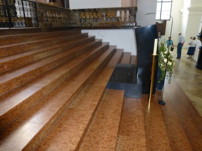 2:17:41<br />マリアが13段の階段を上って行く俯瞰撮影のシーン。<br /><br />映画撮影時は石段のように見えますが、今は大理石の大変きれいな<br />階段になっています。<br /><br />＃行列聖歌〜マリア<br /><br />2013/06/19