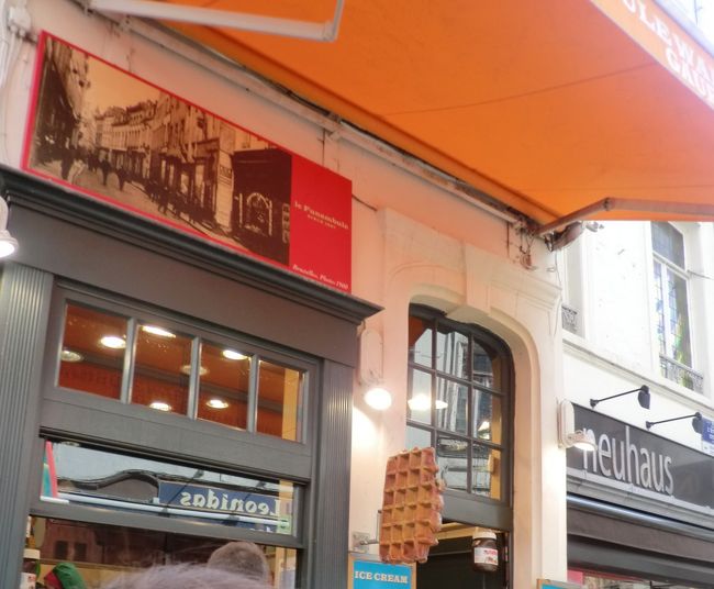 ベルギー名物ワッフルの甘い匂いが漂う