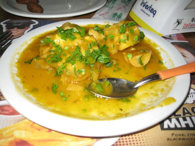 インダイアトゥーバ市に在る「Ze・ Ferreira」という店<br /><br />http://www.bardozeferreira.com.br/bar-do-ze-ferreira.html<br /><br />私の甥っ子の嫁の実家で、逆玉の輿に成功した例です<br /><br /><br />このスープは「モコト」といって牛の軟骨をトロトロになるまで煮込んだもの、コラーゲンたっぷりのお肌＆身体に優しいスープで何回でもお代わりしても全然大丈夫！