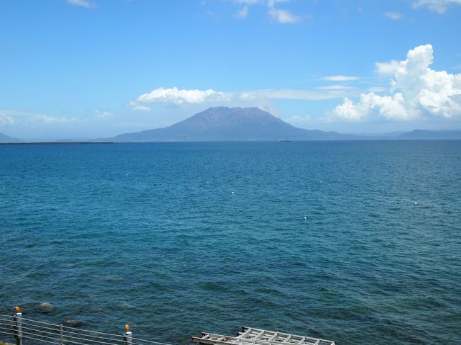 JALのマイルが今月切れてしまうため、3連休を利用して九州に行くことにした。<br />特典航空券がいい時間に取れるのは鹿児島inの福岡out。<br />事前の計画はあまり立てずに行き当たりばったりの旅である。