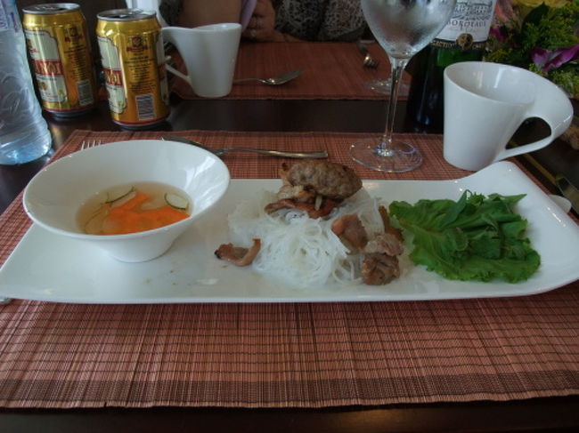 ハノイ名物ブンチャー<br />