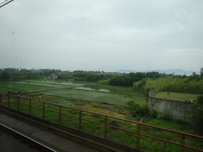 京都を過ぎて琵琶湖が見えてきた