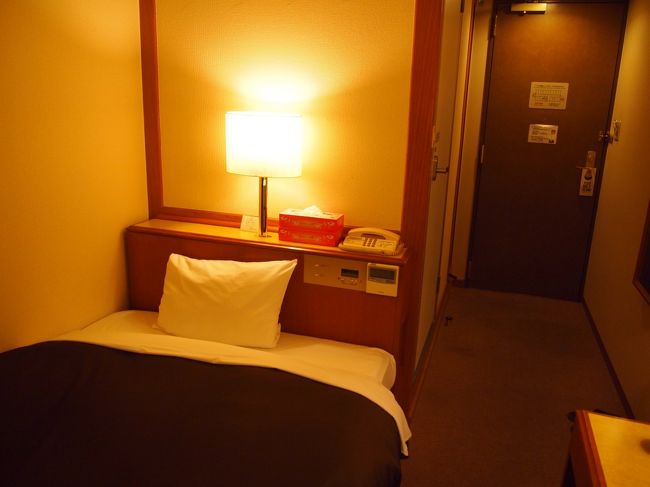 熊本で泊まったエクストールイン熊本銀座通。<br />部屋は狭いですが、4000円代で朝食付きなのでコスパは高い。