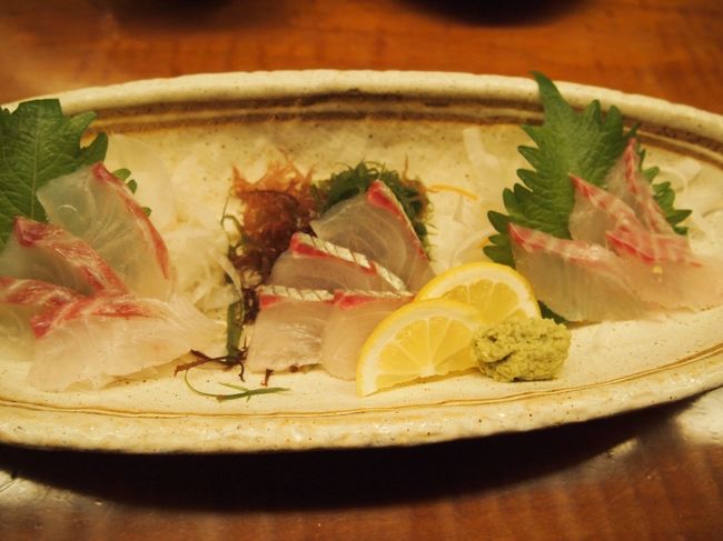 ホテルで紹介してもらった居酒屋番屋で夕食。<br />10%引き券をホテルでもらいました。<br />鯛とカンパチとイサキのお造り。