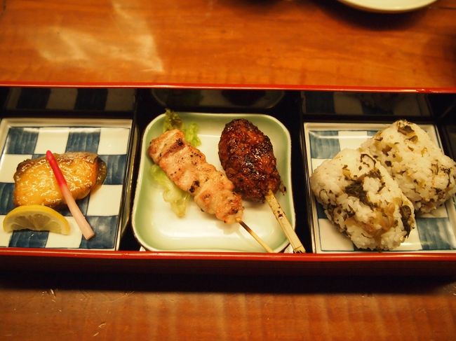 カンパチの照り焼き。地鶏の焼き鳥（つくね）、高菜ご飯。<br />照り焼きは東京の味より甘め。<br />どうも、鹿児島・熊本は甘いのと辛いのが結構はっきりした味のように思う。