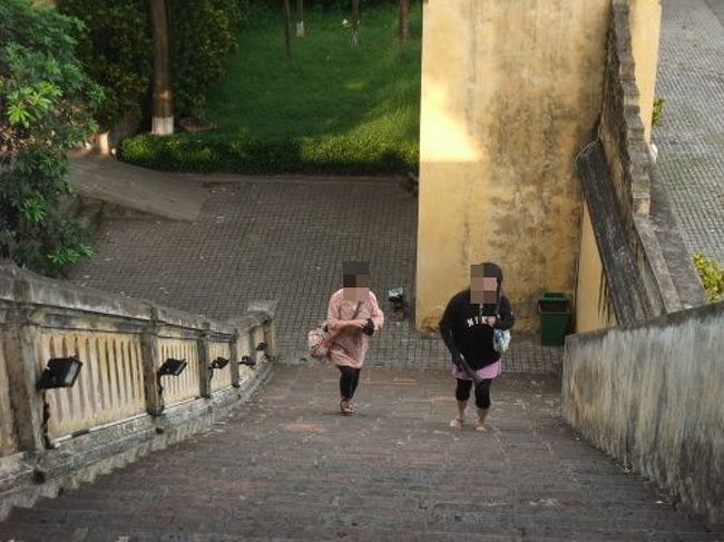 なんだか納得いかないまま、世界遺産であるタンロン遺跡にGO!<br /><br />観光客が少なく静か... 