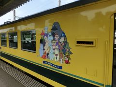 いすみ鉄道は、「ムーミン」をイメージキャラクターにしていて、車両の内外至る所にムーミンのキャラクターが描かれています。路線の途中にはキャラクターの人形を配置した池があり、わざわざ徐行して車内アナウンスで紹介したりしています。