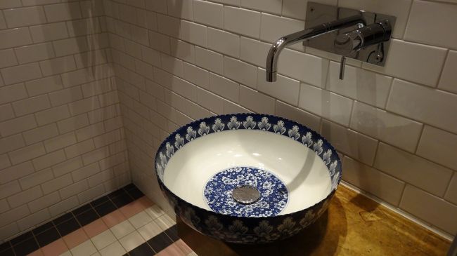 とてもおしゃれな洗面ボールですが、洗濯しにくいと不評も（笑）。