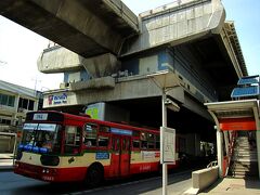 サナムパオ駅周辺は正直、駅前のコンビニ以外何も無い。
