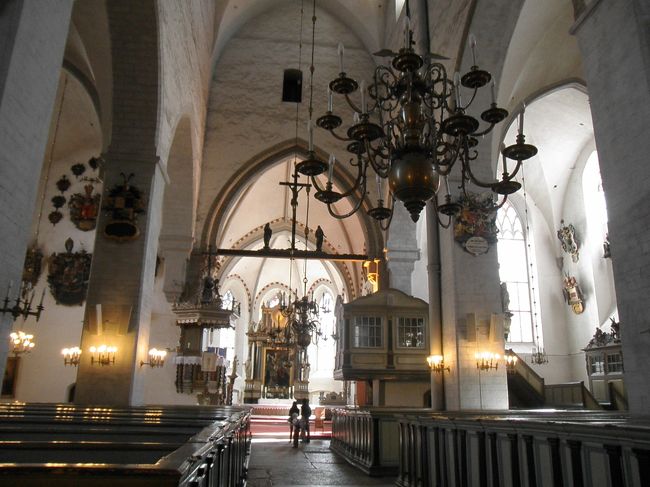 　やっぱり、墓所でもあるせいか、なかなか異質な空間で、訪れてみる価値は大いにあるのでは。<br /><br />　ちなみに、この日は夕方からオルガン演奏付の礼拝が行われていたので、あとでまた来たのですが、あまりに“礼拝”だったので途中退席。ごめんなさい。