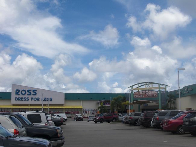 GPOのROSS。<br />掘り出し物を時間掛けてじっくり探します。<br />今回はキッチン＆ホームと靴が品薄でした。