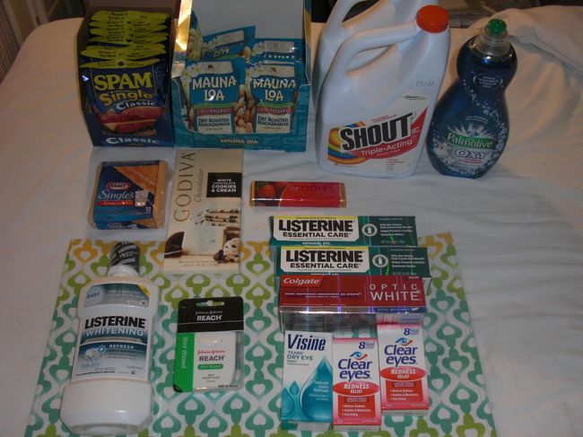 お土産のSPAM Single、Mauna Loa。<br />SHOUTとPalmolive OXYとLISTERINE Essential careは纏め買い。<br />LISRTERINE WhiteningやOptic Whiteは歯のホワイトニングを少しでも保つ為にと新たに取り入れました。<br />いつも買うVisineともう一つ、充血回復に評判がいいClear Eyesも纏め買い。<br />すぐに充血してしまうので目薬は欠かせません。
