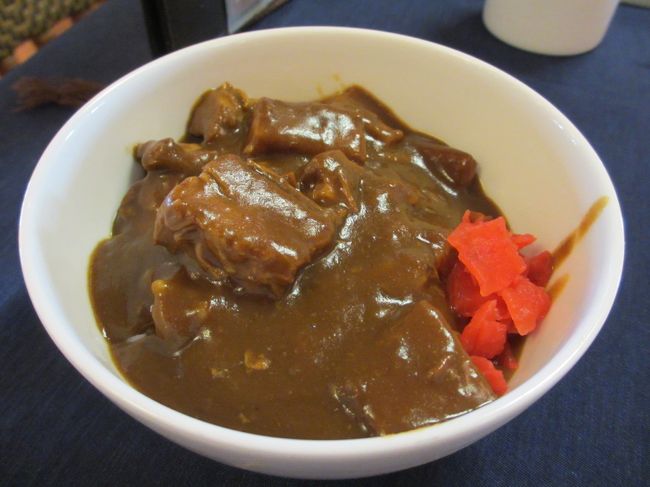 このはいむるぶしのラフテーカレーが美味い。カツカレーのご飯少なめでビールを楽しむおっさんの私には、このカレーをまとったラフテーが贅沢以外の何物でもない(＾＾)