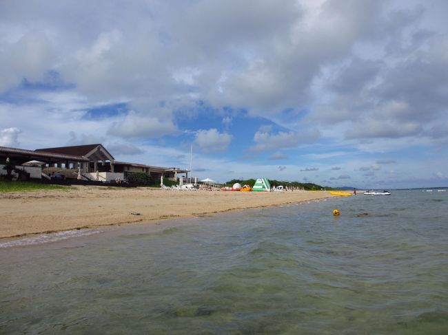 晴れてたら、それはそれは綺麗なビーチなんでしょうけどねえ…