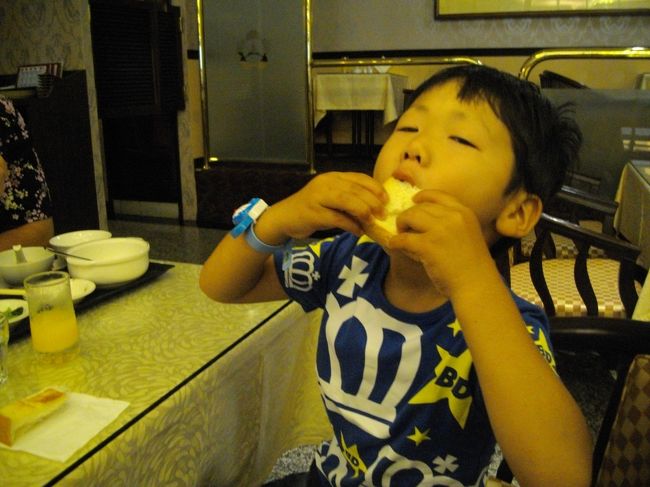 朝から元気です<br /><br />ママとかババなんて一言も言いません<br /><br />３人ちんちん同士と言って元気いっぱいです