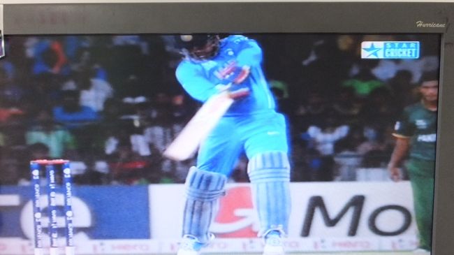 でもいい。テレビついてます。<br />ブッダガヤ編はここまで。<br />次はパトナへ向かいます。