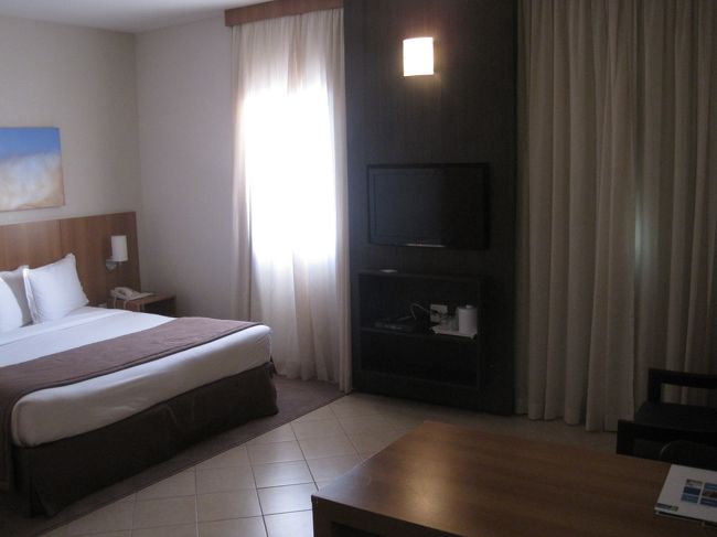 朝だけど部屋に案内してくれました