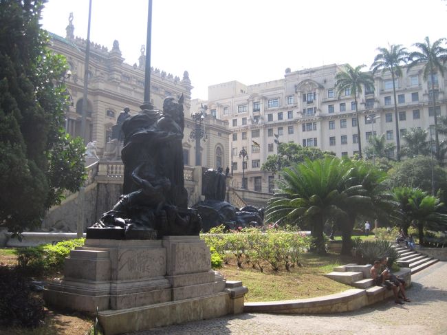 まずは市民市場周辺をうろうろ