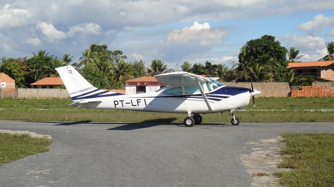 日本から手配したら高いけど<br />現地なら安い遊覧飛行