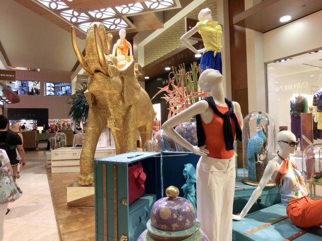 　で、ＤＦＳギャラリアで化粧品の値段を確認。<br /><br />　円安の影響かあまりお得感はなく。結局今回の旅行では、購入しませんでした。<br /><br />　日本人も少なかったような気がします。日本以外のアジア系の人が多かったですね。