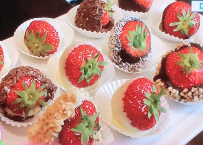 唐突に　”イチゴのチョコレートを買って来るんだった”<br />と後悔しきり。