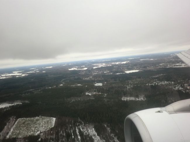 ２時間３５分で<br />時差１時間のヘルシンキに到着。<br /><br /><br />