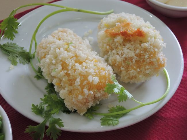 1時間半位行ったところでお昼☆<br />これも揚げ春巻きなんだって。うまー(∀)♪