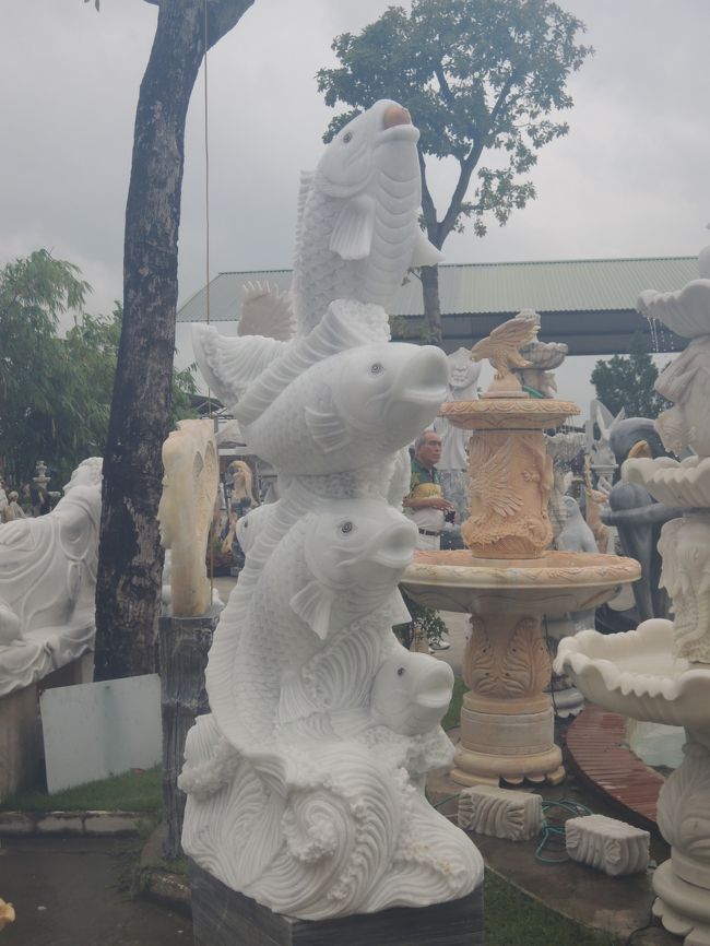 ハノイに帰るよ〜。<br />ここでお土産〜ヽ(´▽｀)/<br /><br />ハノイ市内で売ってるものも沢山あるよー。