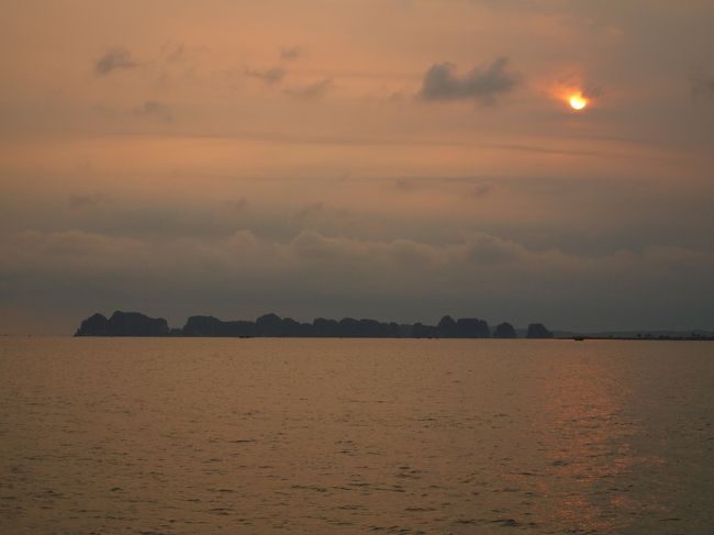 夕日…<br />見れたｹﾄﾞ、島がちょうどいい位置にない(T-T)