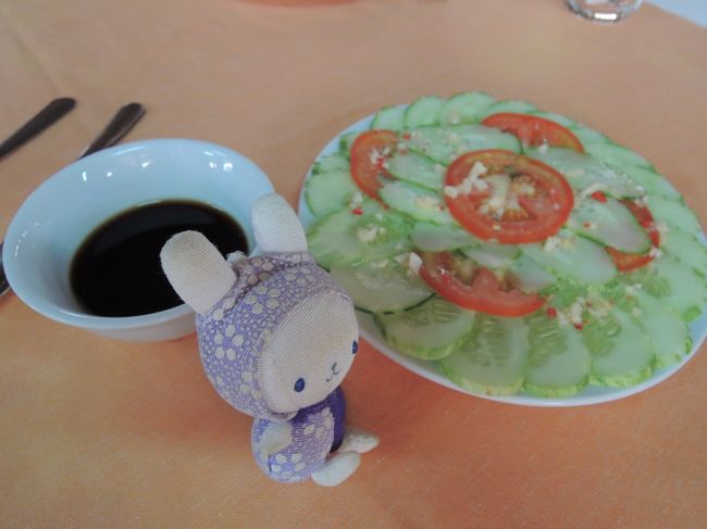 このサラダが予想外に辛くって騒いでたら作り直してくれた(T-T)ごめんなさい…<br /><br />食べれないほど辛くはなかったので申し訳なかったﾃﾞｽ(;_;)<br />