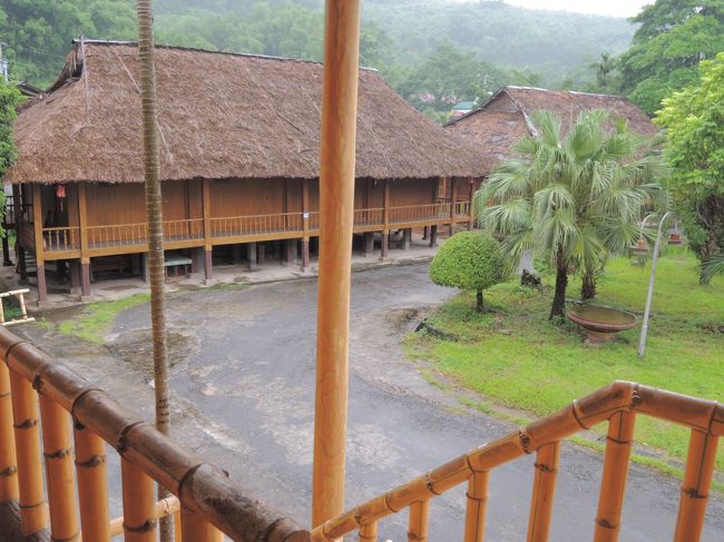 ここでお昼〜。<br />1h30-2h位かかったかな(..)?<br /><br />ここから村まではすぐﾃﾞｼﾀ。