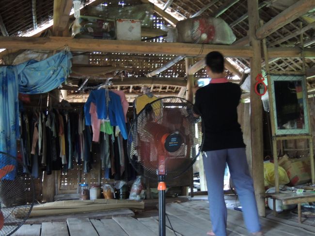 日本人向けのツアーでは、めったに来ないみたい。ドライバーさんもこのとおり(*´艸`*)