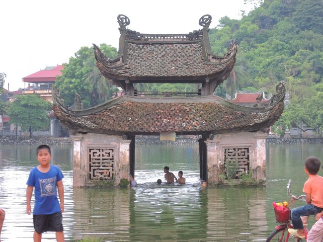 ちびっこたちが水泳中〜(´ω｀)