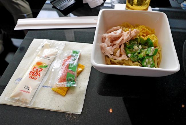 さっきうどんを食べたのに味見したくて冷やし中華