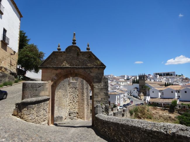 フィリップ5世のアーチ。<br />イスラム時代のアルコス。