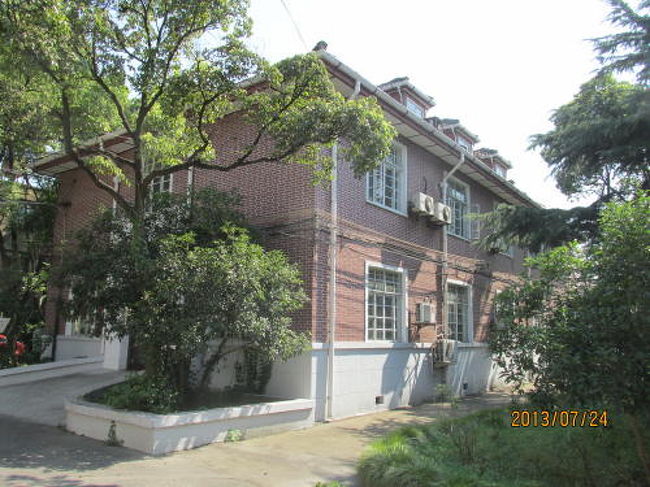 同じ造りの建物が残っています。<br /><br />