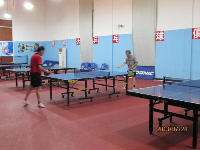 卓球の練習をしています。<br /><br />