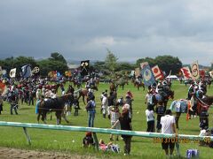 くつろいでいる騎馬軍団