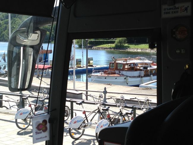 バスの車窓から。ストックホルムにもレンタル自転車があるのかな。