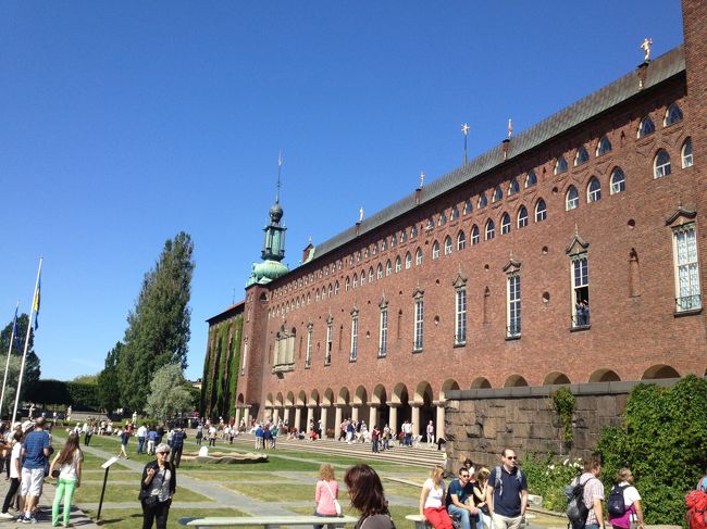 11時からのガイドツアーを申し込んで、時間までお庭をぶらぶら。